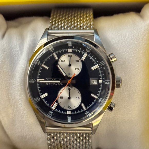 Invicta 31356 Luxury Watch - Picture 3 of 4